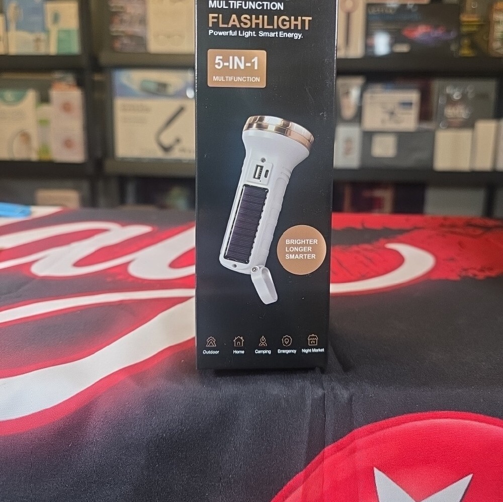 Solar Rechargeable Flashlight with USB Output - PowerBank - Picture 2 of 5